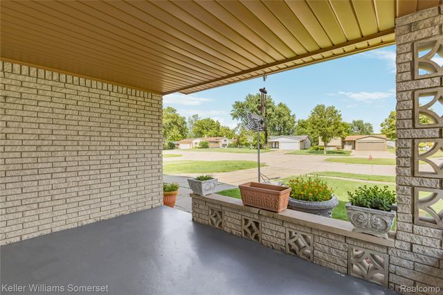 36221 Pickwick Court, Sterling Heights, MI 48310