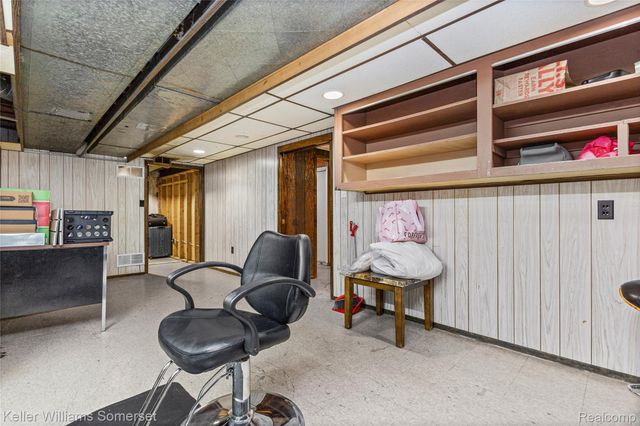 36221 Pickwick Court, Sterling Heights, MI 48310