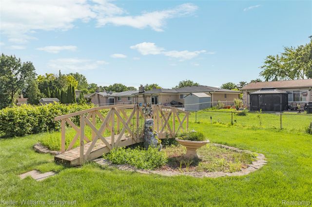 36221 Pickwick Court, Sterling Heights, MI 48310