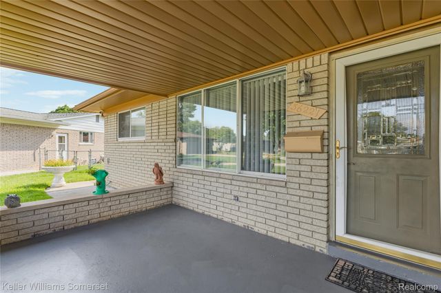 36221 Pickwick Court, Sterling Heights, MI 48310