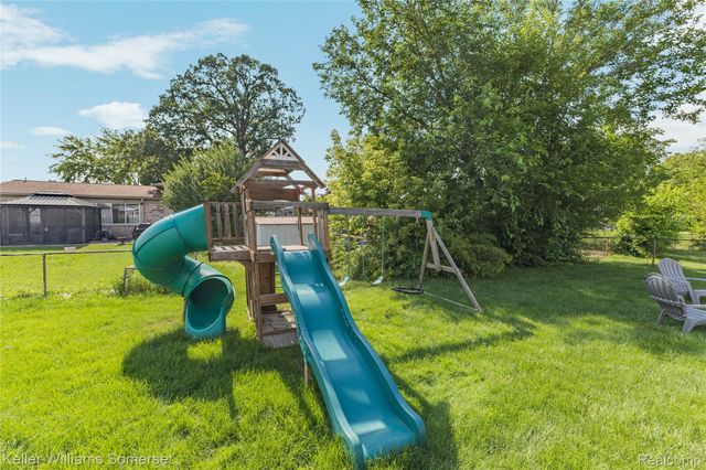 36221 Pickwick Court, Sterling Heights, MI 48310