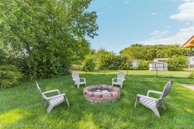 36221 Pickwick Court, Sterling Heights, MI 48310