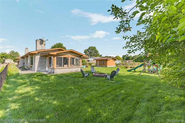 36221 Pickwick Court, Sterling Heights, MI 48310
