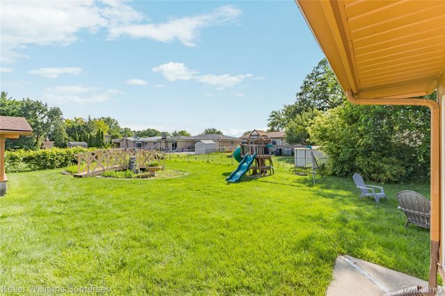36221 Pickwick Court, Sterling Heights, MI 48310