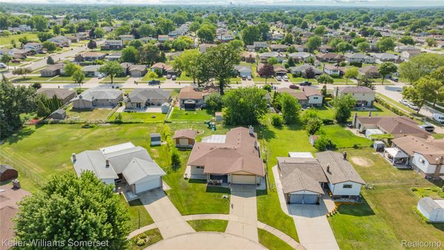 36221 Pickwick Court, Sterling Heights, MI 48310