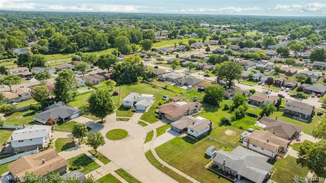 36221 Pickwick Court, Sterling Heights, MI 48310