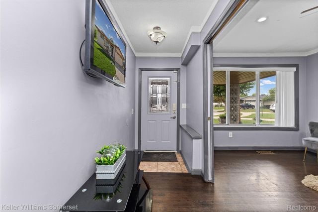 36221 Pickwick Court, Sterling Heights, MI 48310