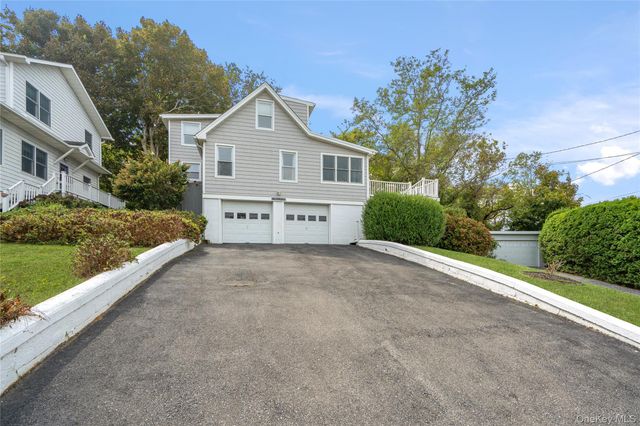 31 W Fairview Avenue, Jamesport, NY 11901