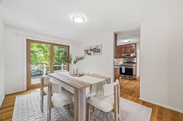 118-120 Edinboro St 118, Newton, MA 02460