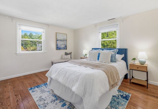 118-120 Edinboro St 118, Newton, MA 02460
