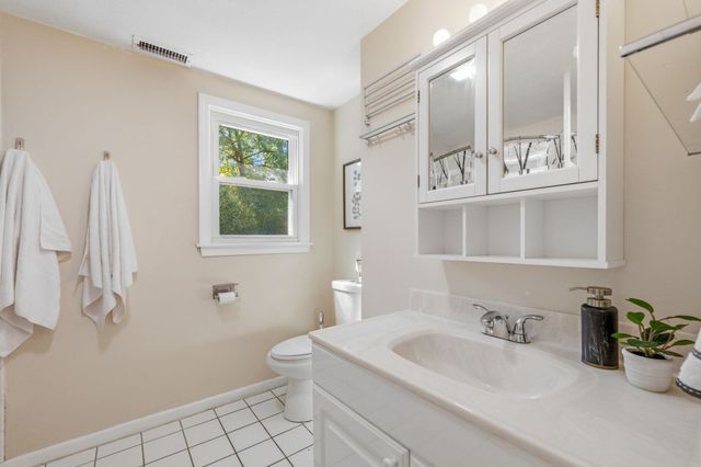 118-120 Edinboro St 118, Newton, MA 02460