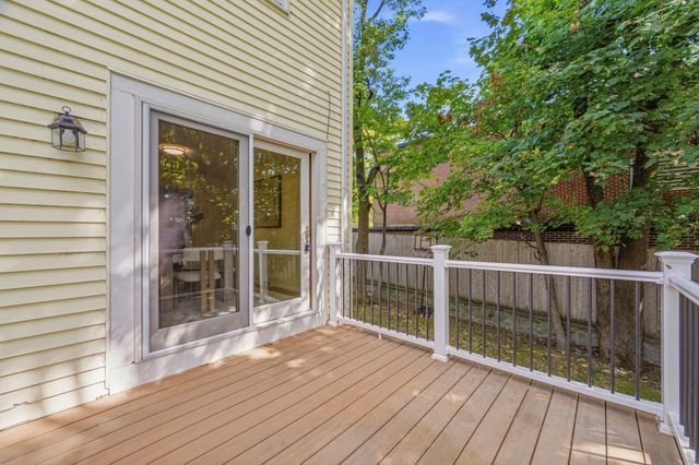 118-120 Edinboro St 118, Newton, MA 02460