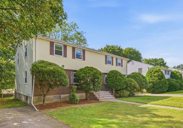 118-120 Edinboro St 118, Newton, MA 02460