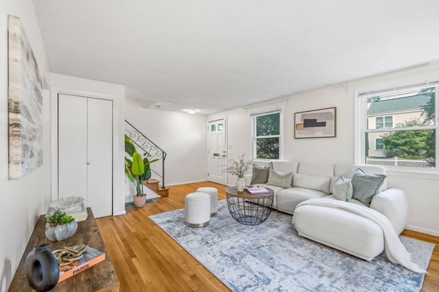 118-120 Edinboro St 118, Newton, MA 02460
