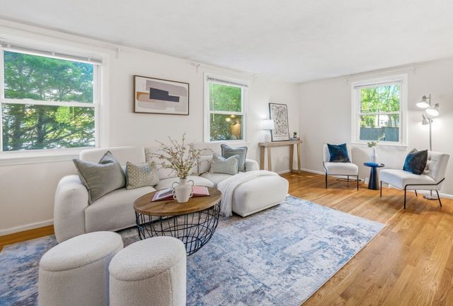 118-120 Edinboro St 118, Newton, MA 02460