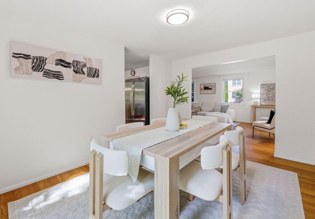 118-120 Edinboro St 118, Newton, MA 02460