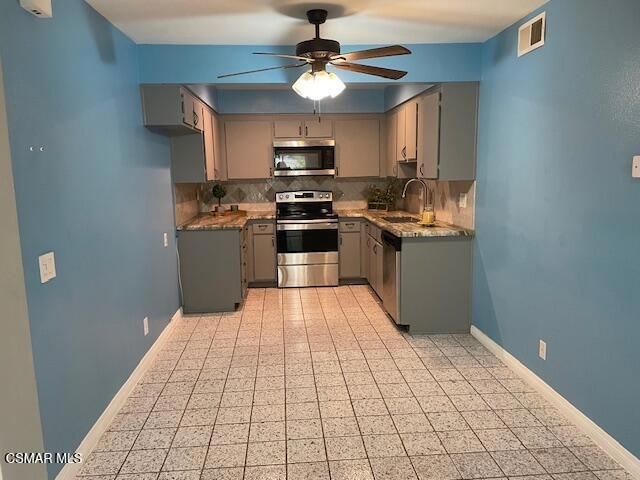 1256 Patricia Avenue 10, Simi Valley, CA 93065