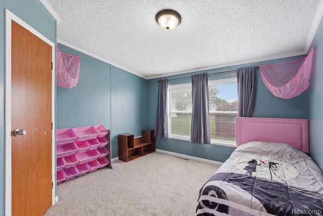 29585 Cambridge Court, Chesterfield Township, MI 48051
