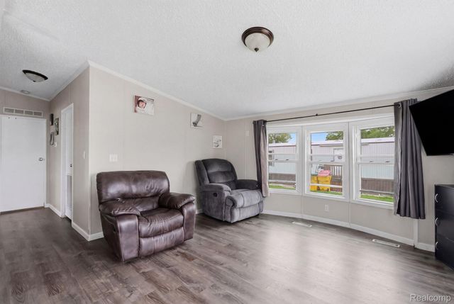 29585 Cambridge Court, Chesterfield Township, MI 48051