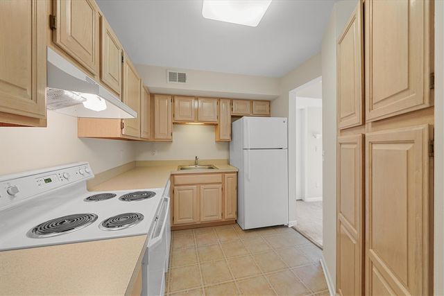 2201 S Huron Parkway 4, Ann Arbor, MI 48104