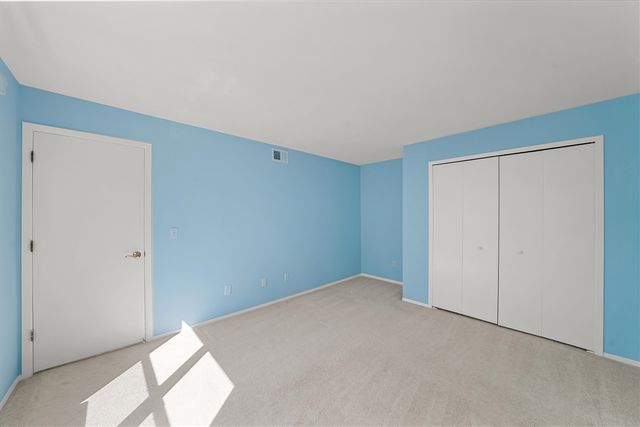 2201 S Huron Parkway 4, Ann Arbor, MI 48104