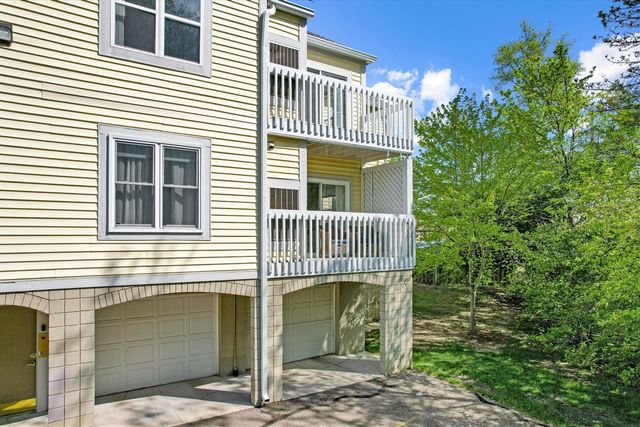 2201 S Huron Parkway 4, Ann Arbor, MI 48104