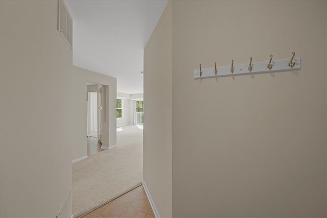 2201 S Huron Parkway 4, Ann Arbor, MI 48104