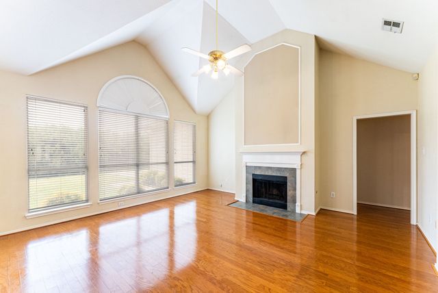 922 Creekbend Drive, Keller, TX 76248