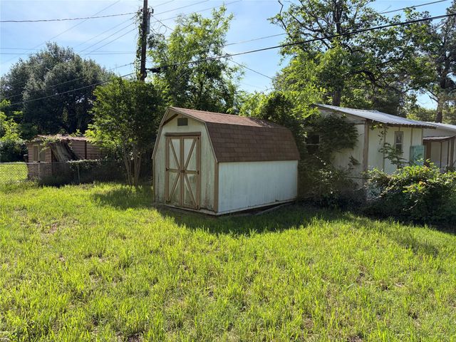 2109 Murray Ave, Rockdale, TX 76567