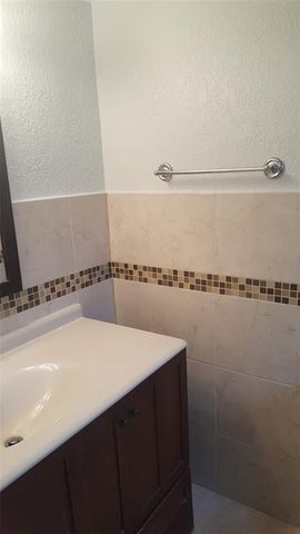 180 NE 12th Avenue 17a, Hallandale Beach, FL 33009