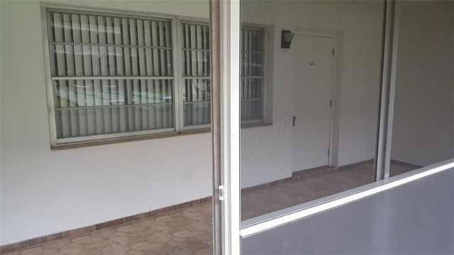 180 NE 12th Avenue 17a, Hallandale Beach, FL 33009