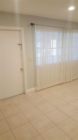180 NE 12th Avenue 17a, Hallandale Beach, FL 33009