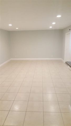 180 NE 12th Avenue 17a, Hallandale Beach, FL 33009