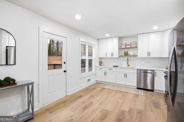 2660 Cochise Drive, Acworth, GA 30102