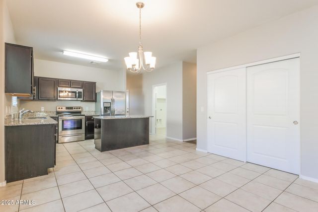 28946 N TSAVORITE Road, San Tan Valley, AZ 85143