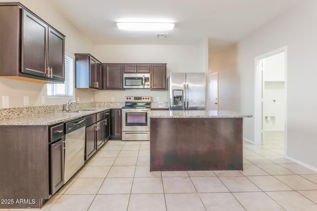 28946 N TSAVORITE Road, San Tan Valley, AZ 85143