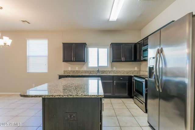 28946 N TSAVORITE Road, San Tan Valley, AZ 85143