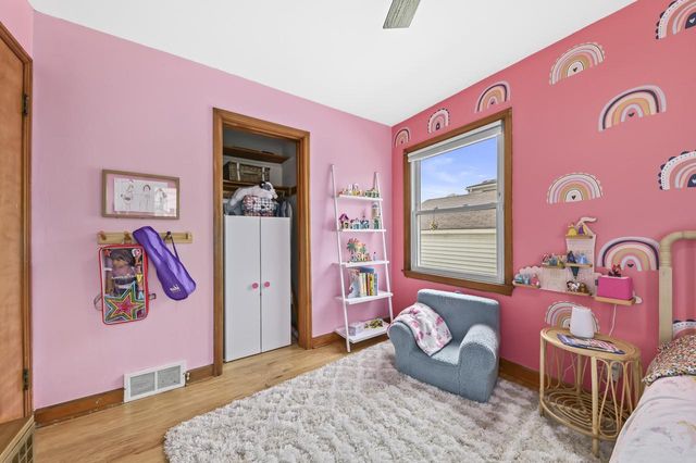 7926 W Wright STREET, Wauwatosa, WI 53213