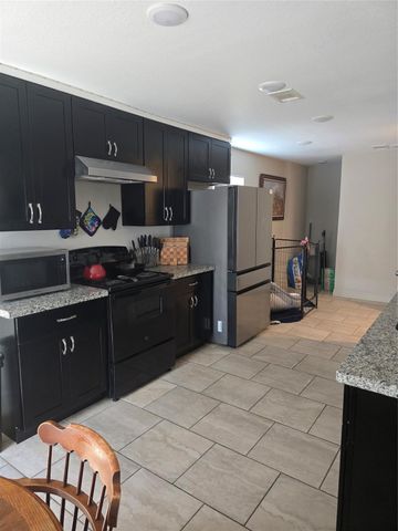 131 Dolphin Harbor N, Baytown, TX 77523