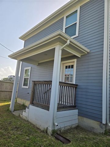 131 Dolphin Harbor N, Baytown, TX 77523