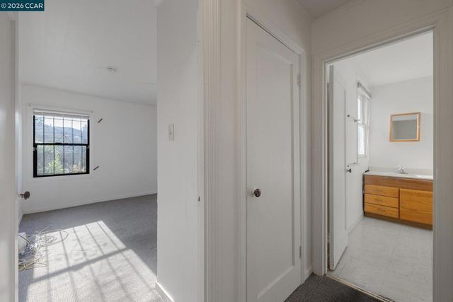 603 Almanza Dr, Oakland, CA 94603