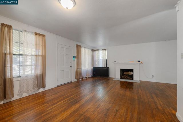 603 Almanza Dr, Oakland, CA 94603