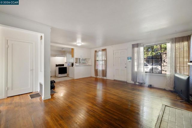 603 Almanza Dr, Oakland, CA 94603