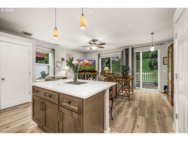 21872 Ne HEARTWOOD Cir, Fairview, OR 97024