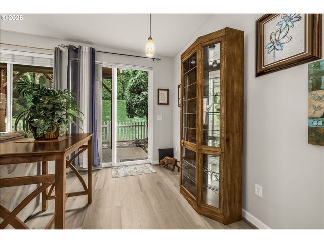 21872 Ne HEARTWOOD Cir, Fairview, OR 97024