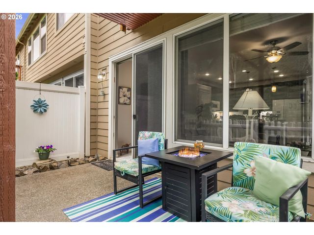21872 Ne HEARTWOOD Cir, Fairview, OR 97024