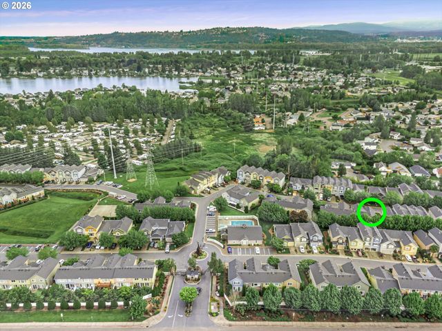 21872 Ne HEARTWOOD Cir, Fairview, OR 97024
