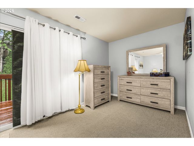 21872 Ne HEARTWOOD Cir, Fairview, OR 97024
