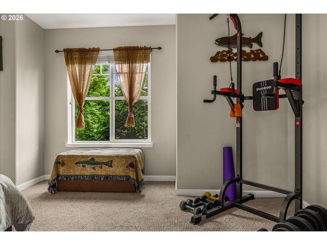 21872 Ne HEARTWOOD Cir, Fairview, OR 97024