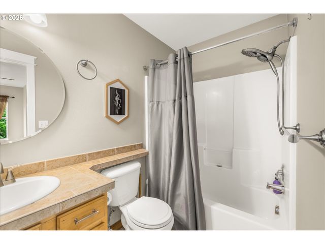 21872 Ne HEARTWOOD Cir, Fairview, OR 97024